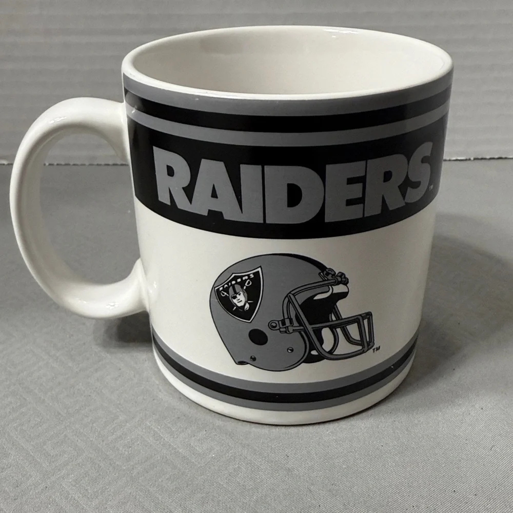 Vintage NFL Oakland Raiders Mug Cup Classic Helmet & Logo Graphics Bold Stripe
